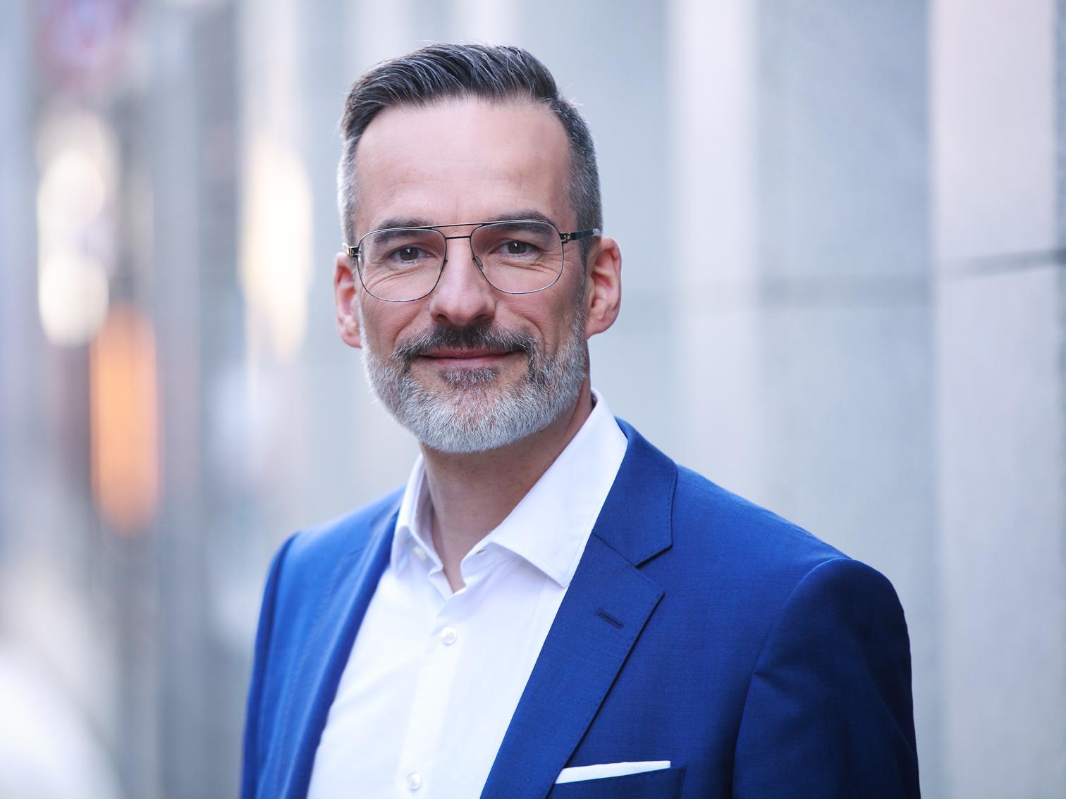 Bild zeigt das Porträt von Dr. Stefan Franzke, Geschäftsführer der Wirtschaftsförderungsgesellschaft bei Berlin Partner für Wirtschaft und Technologie GmbH