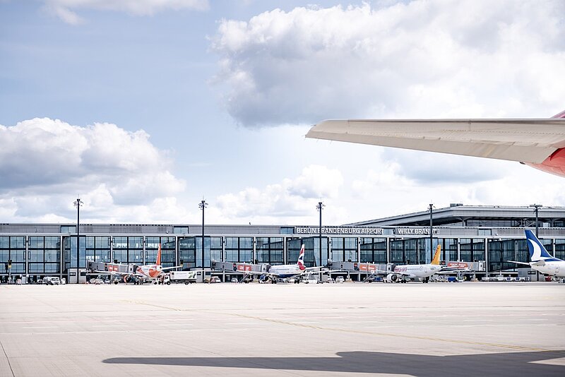 Vorfeld BER Flughafen Berlin Brandenburg zum Artikel Verkehrsstatistik Februar 2023