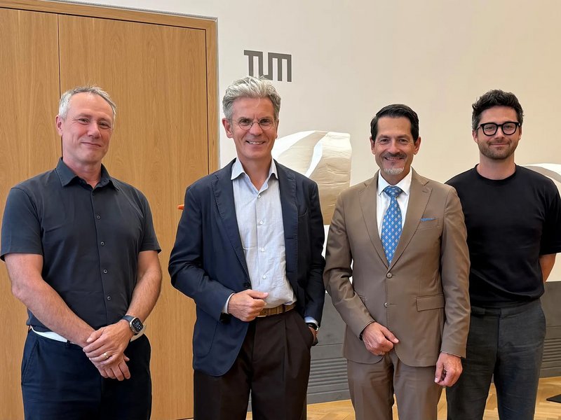 Kooperationspartner (v.l.): Dr. Florian Dötzer, Managing Director TUM Venture Lab Aerospace / Defense, Rupprecht Rittweger, geschäftsführender Gesellschafter Marienpark Berlin, TUM-Präsident Prof. Thomas F. Hofmann, Yanick Deusser, Manager Cybersecurity TUM Venture Labs