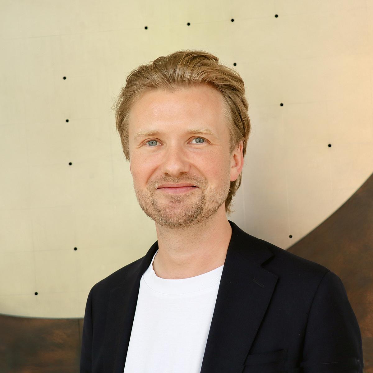 Portraitbild von Prof. Dr. Markus Krutzik, der zum Professor für Integrierte Quantensensorik an der HU Berlin berufen wurde