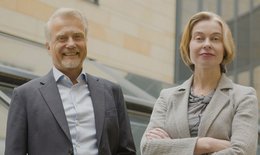 Bild zeigt Dr. Dirk Schlesinger, Leiter des TÜV AI Lab und Dr. Petra Ritter, Leiterin des TEF-Health 