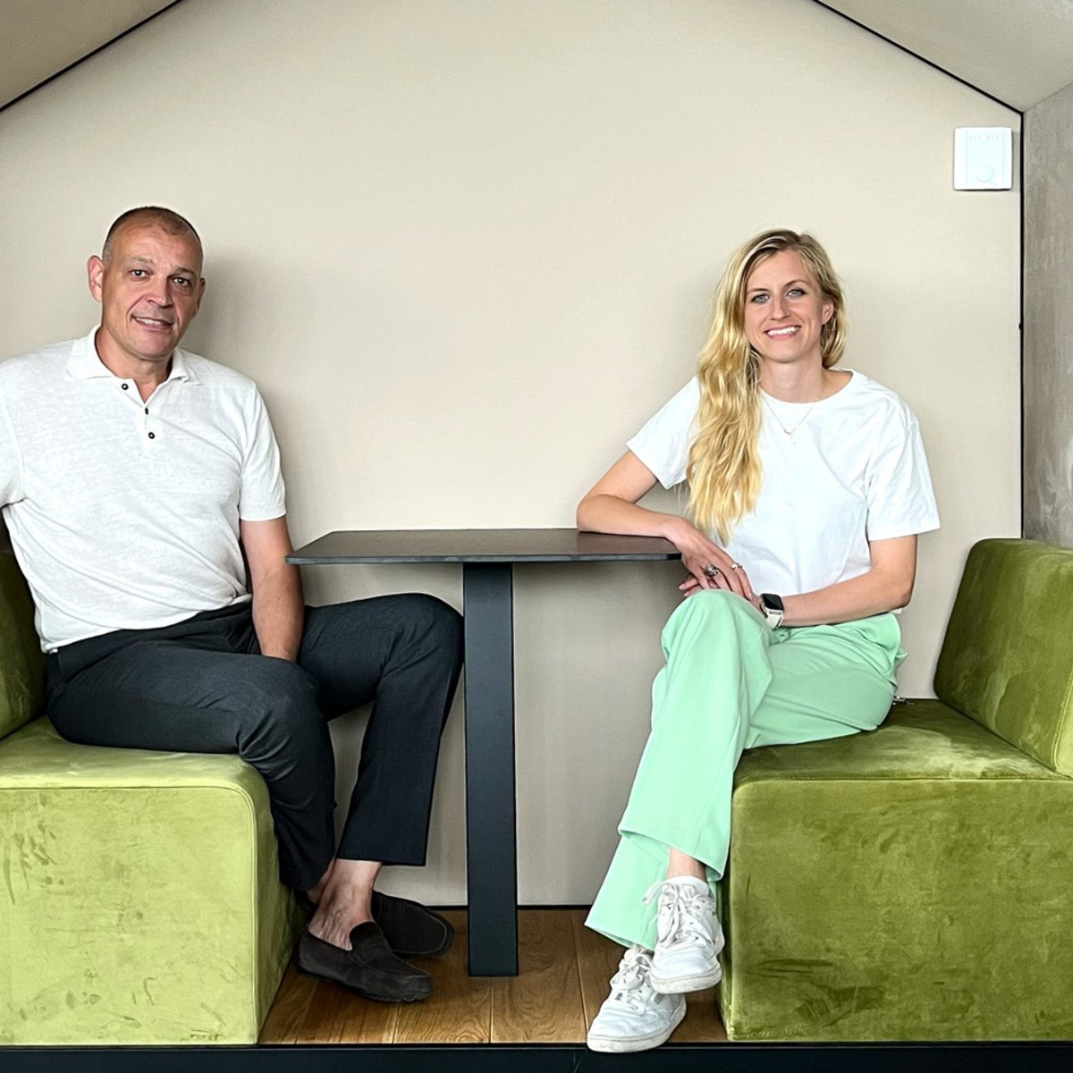 Roland Sillmann, Geschäftsführer der WISTA Management GmbH, mit Lia Carlucci, Geschäftsführerin Food Campus Berlin der Artprojekt-Gruppe