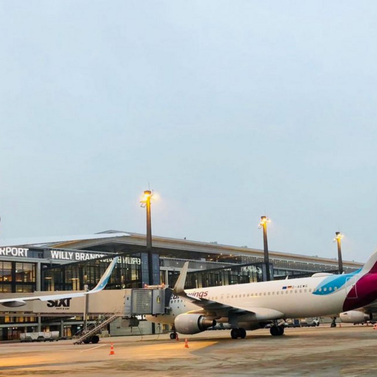 Eurowings auf dem Rollfeld BER