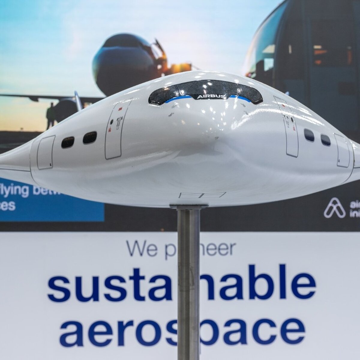 Werbebild zur ILA 2024 - Nachhaltiges Fliegen, Airbus Modell