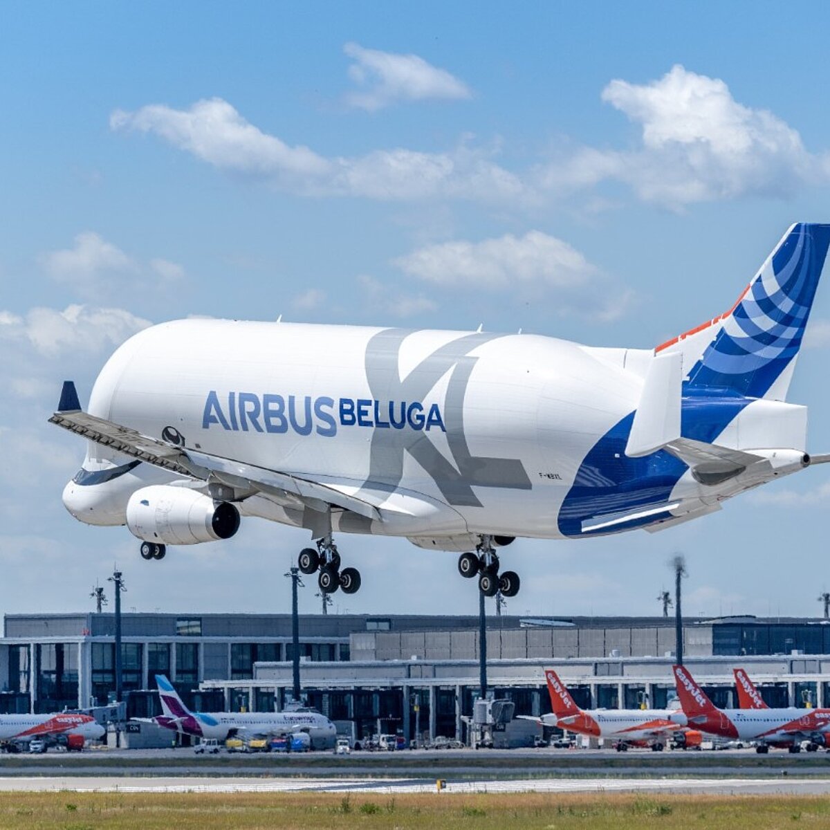 Werbebild für ILA 2024 - Beluga startet am Flughafen Berlin Brandenburg