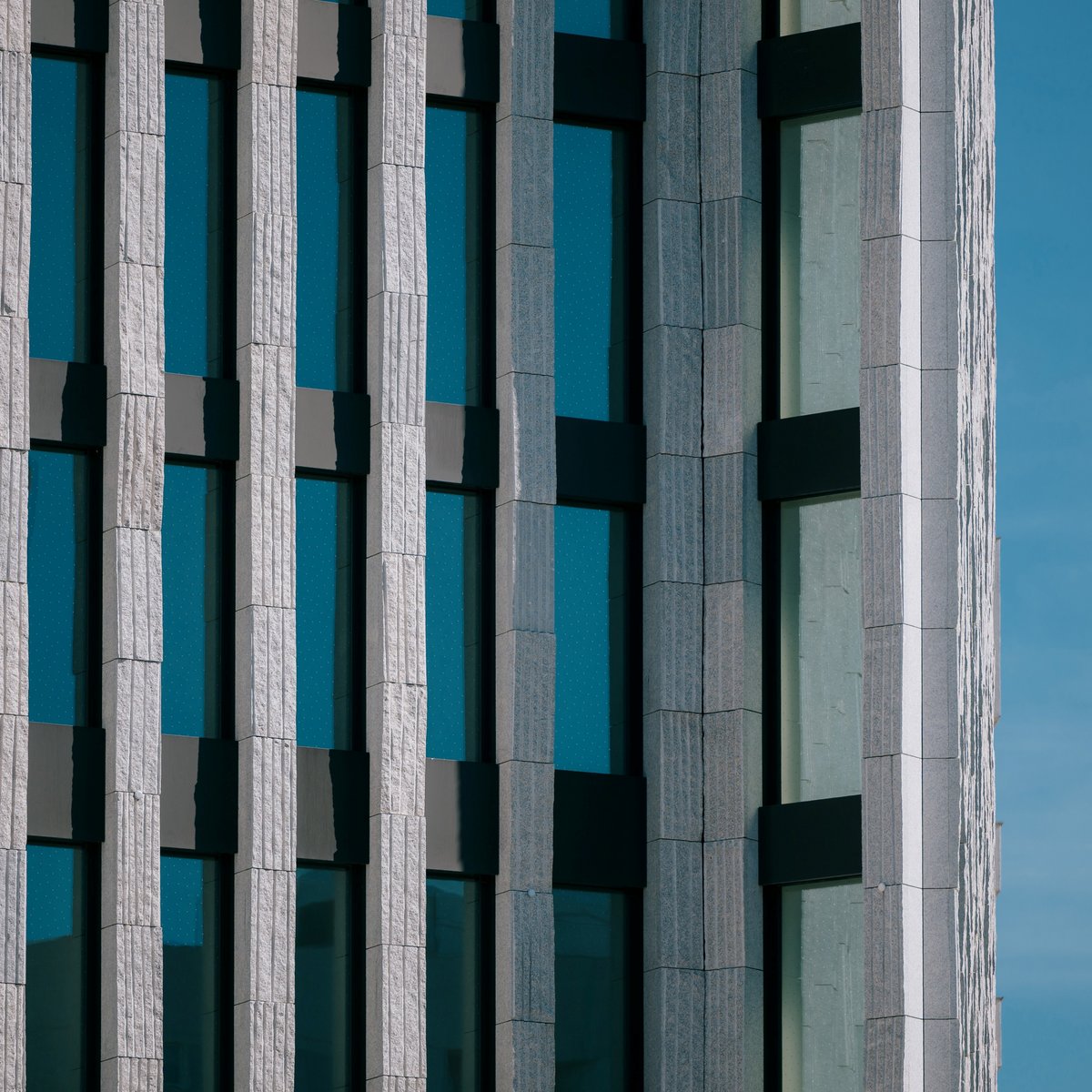 Nahaufnahme der Fassaden- Architektur Jahr Haus in der Berliner City West