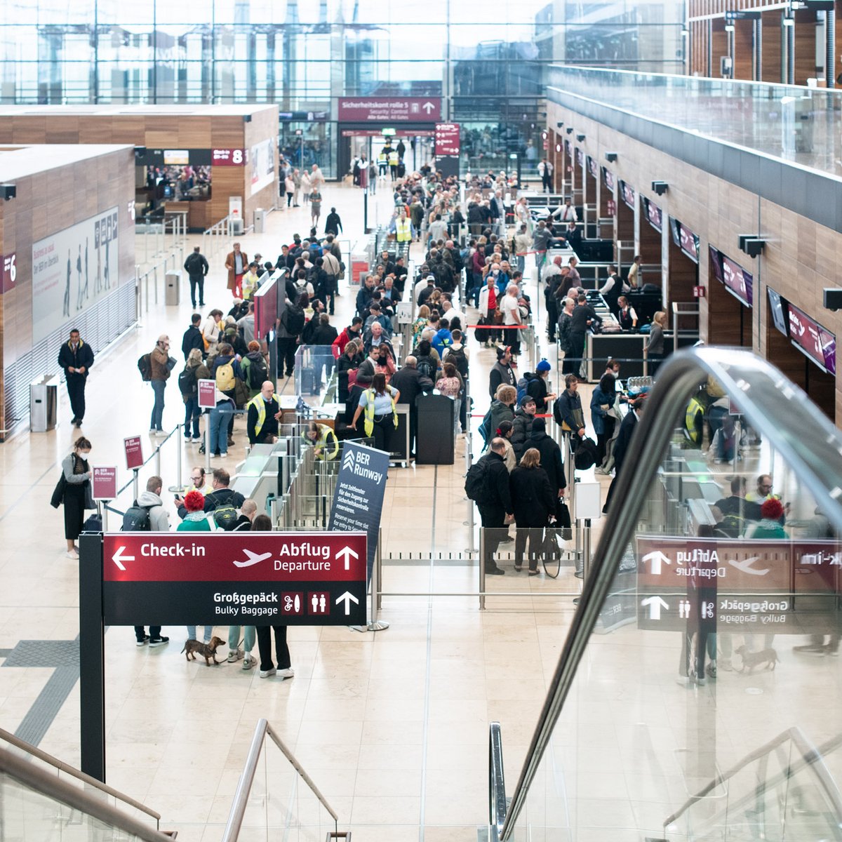Check-in Terminals am Flughafen Berlin Brandenburg