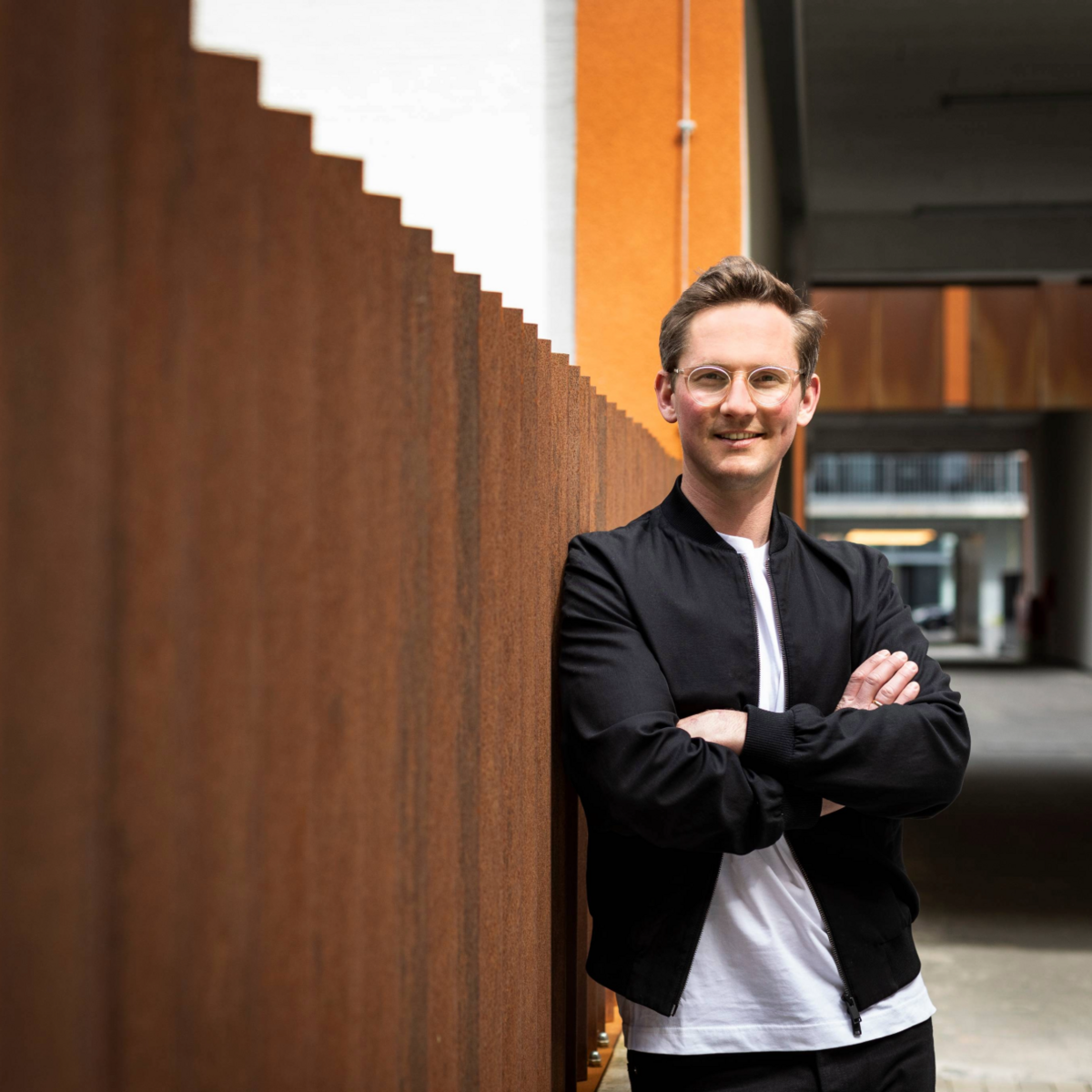 Porträt Geschäftsführer von Tourlane, CEO Julian Weselek