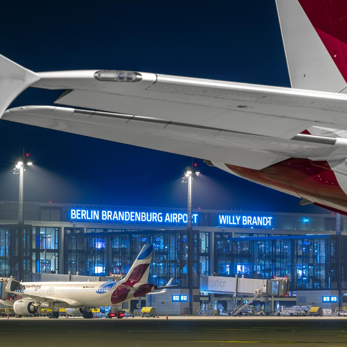 Vorfeld BER mit Eurowings Maschinen