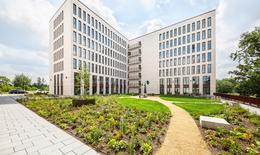 Foto mit Grünanlage von THE UNIQUE im Gatelands Businesspark Kienberg